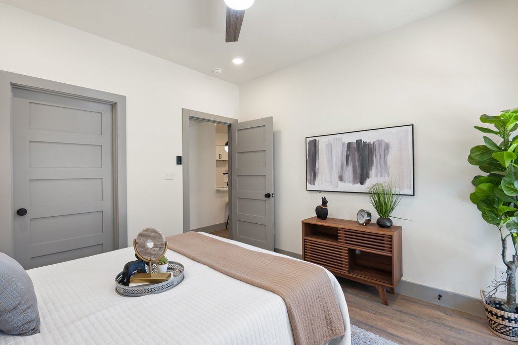Comfortable furnished home offering Short Term Rentals in Wixon Valley, TX with modern amenities and cozy living spaces